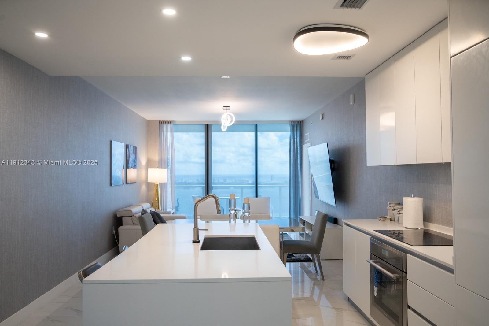 ARIA RESERVE - Residential Lease