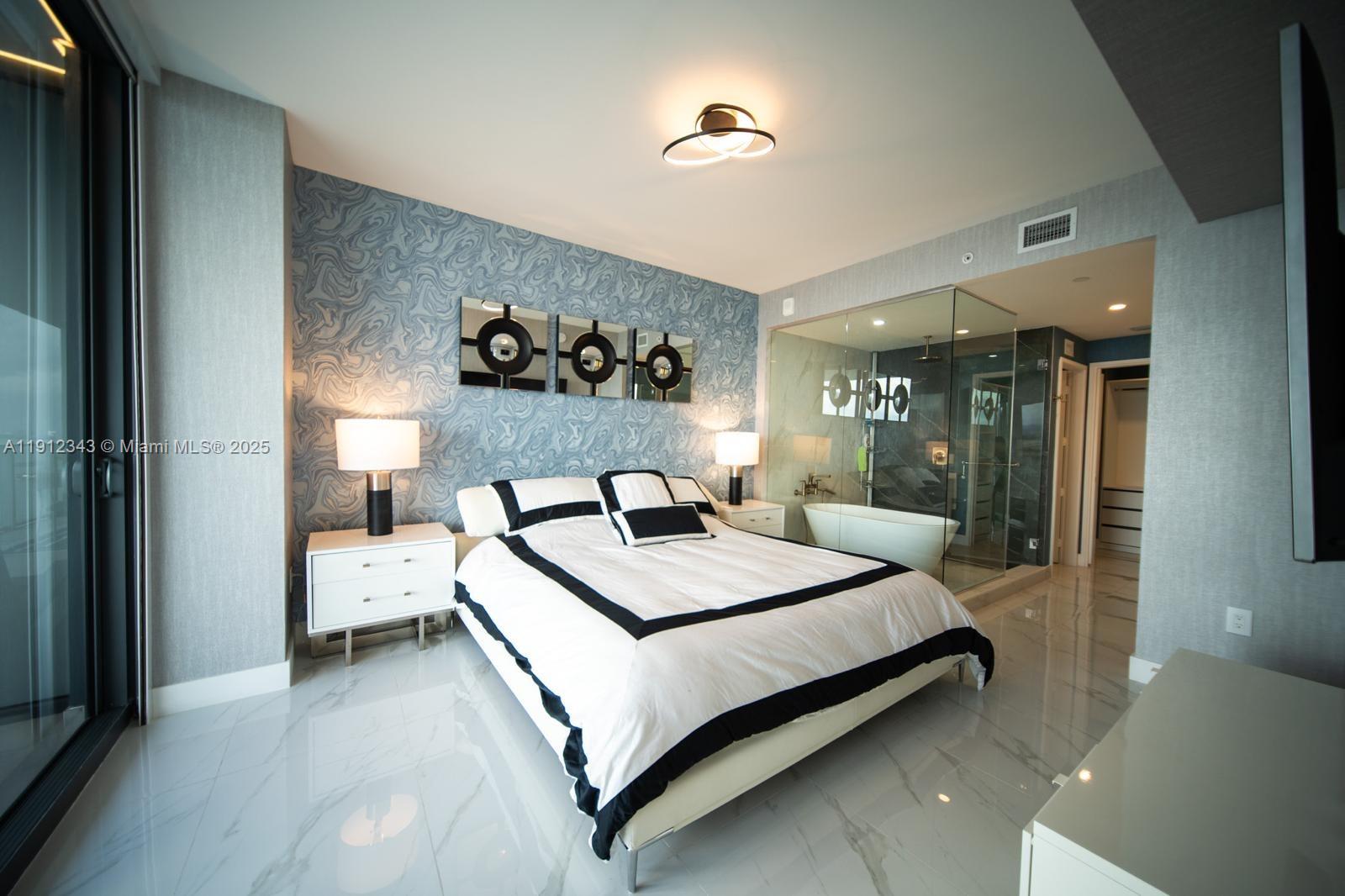 ARIA RESERVE - Residential Lease