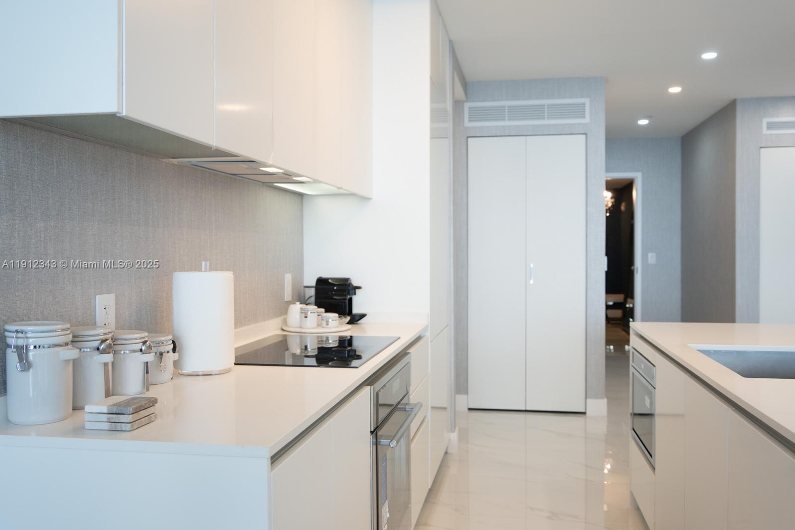 ARIA RESERVE - Residential Lease