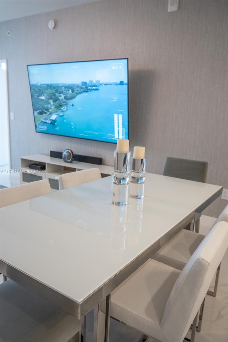 ARIA RESERVE - Residential Lease