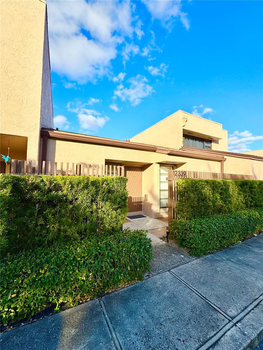 Flamingo Villas - Residential