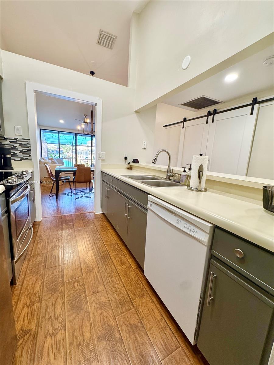 Flamingo Villas - Residential