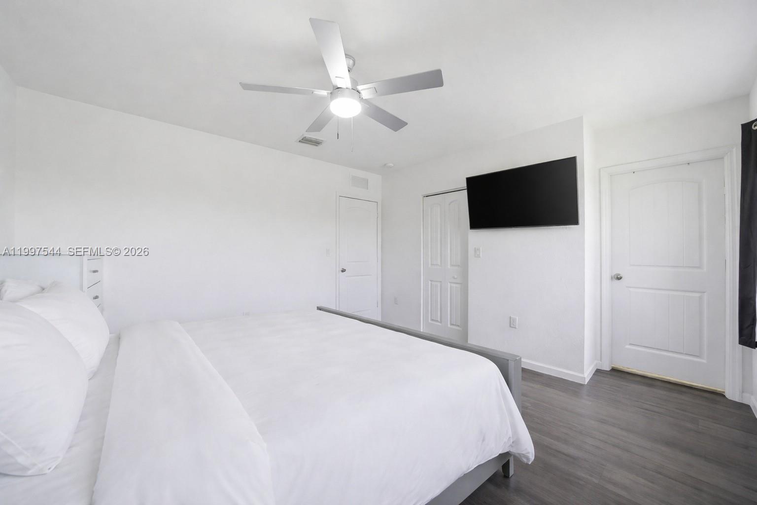 MANDARIN LAKES - Residential