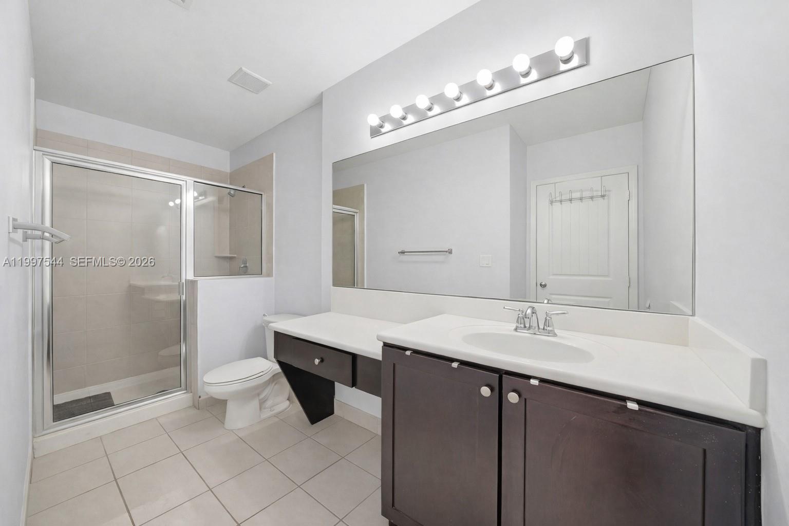 MANDARIN LAKES - Residential