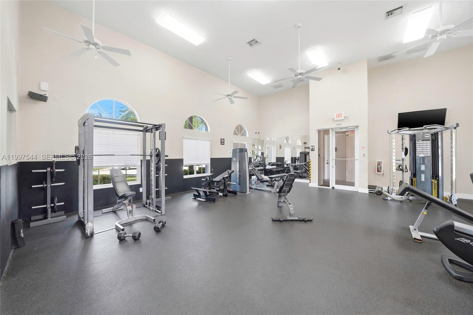 MANDARIN LAKES - Residential