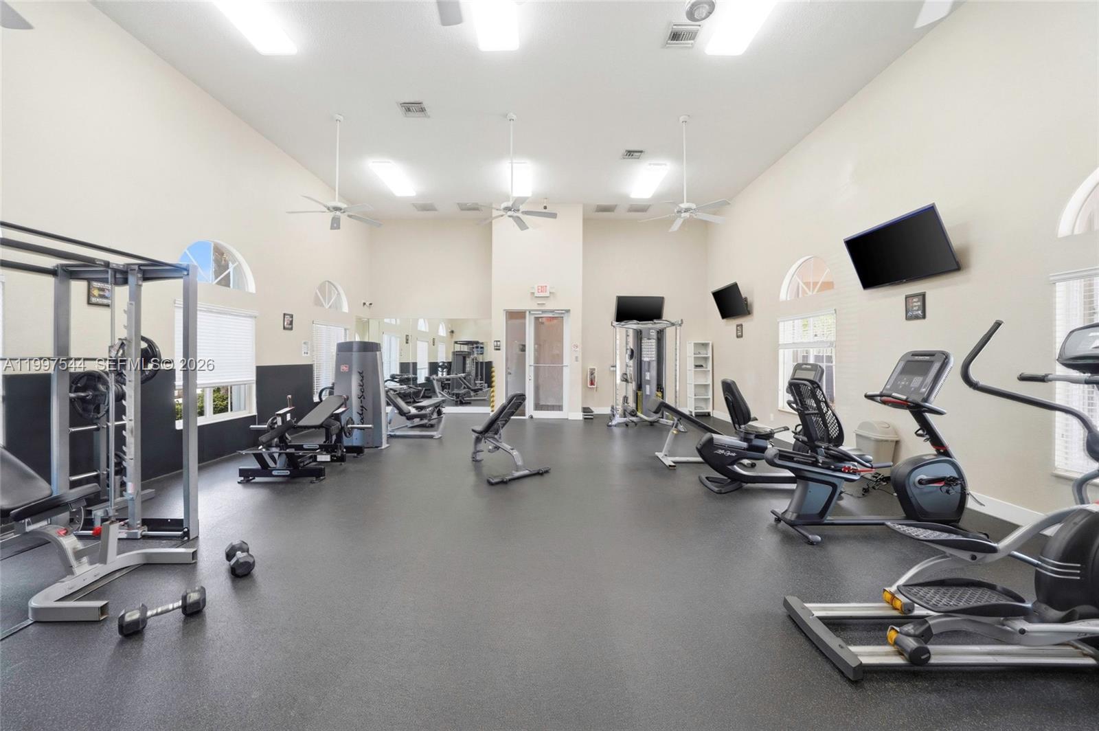 MANDARIN LAKES - Residential