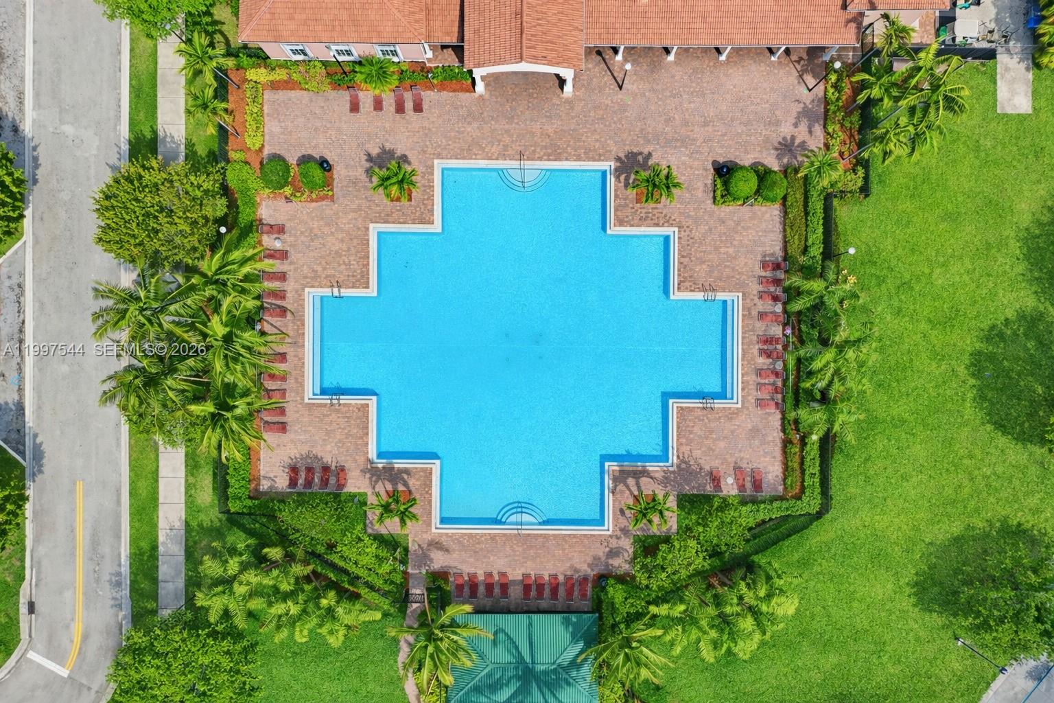 MANDARIN LAKES - Residential