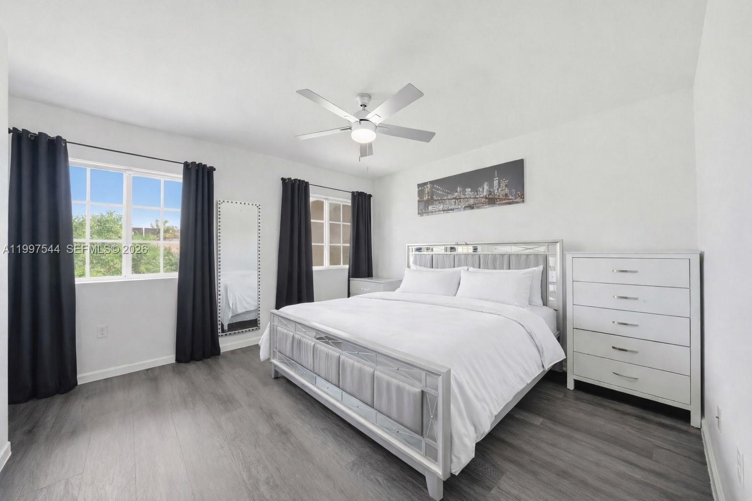 MANDARIN LAKES - Residential