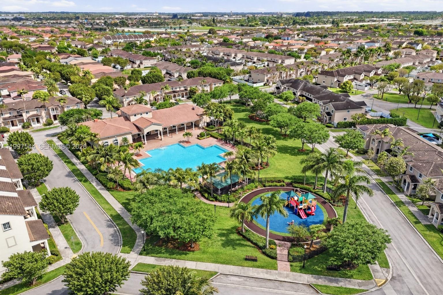 MANDARIN LAKES - Residential