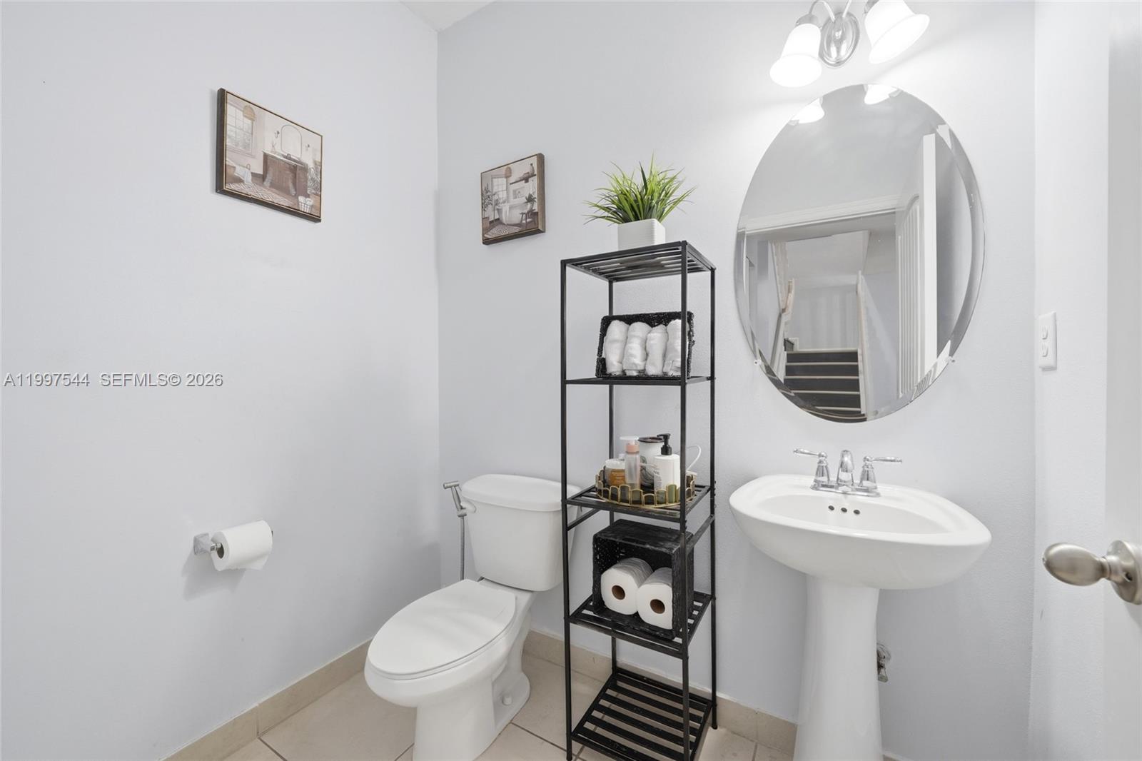 MANDARIN LAKES - Residential