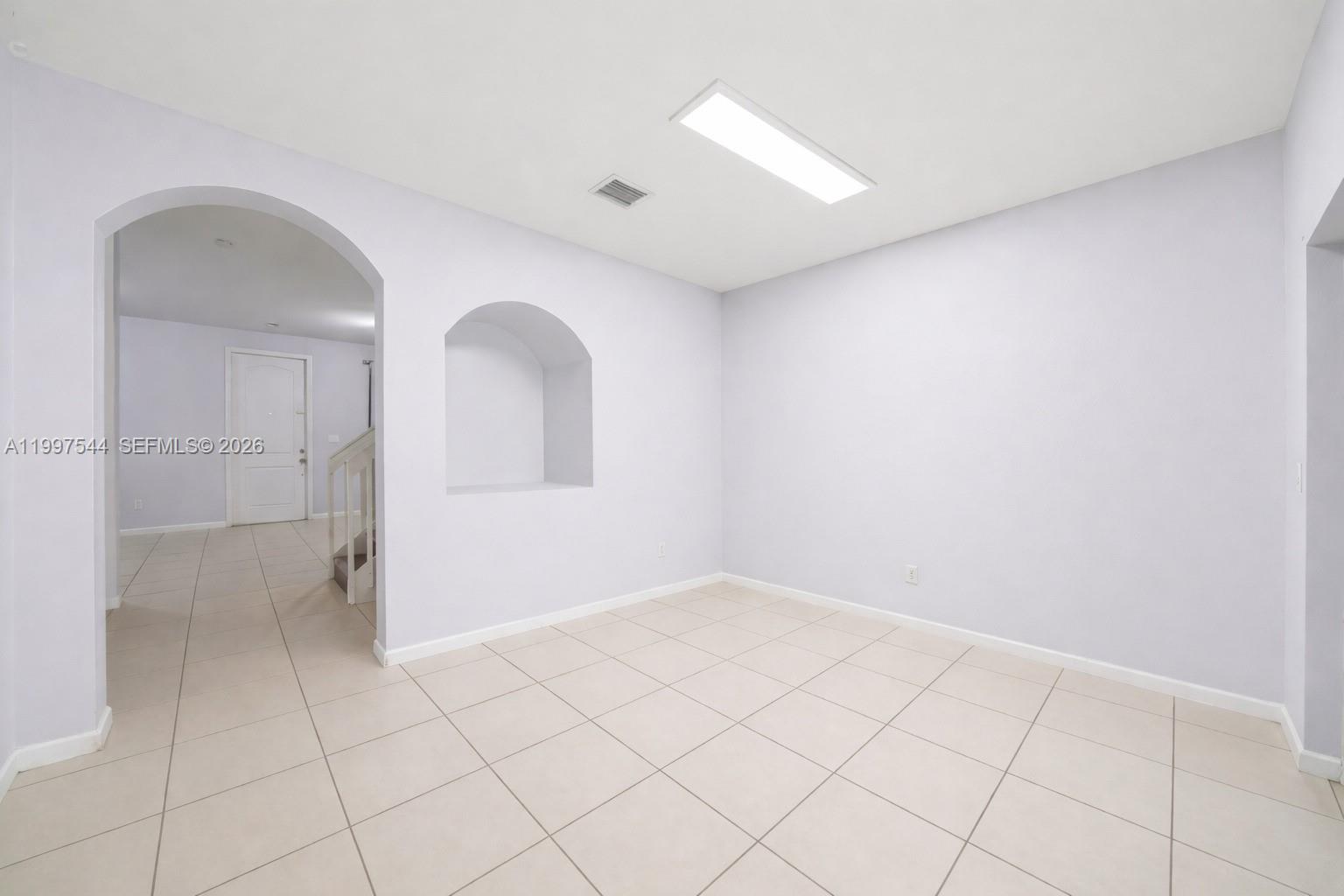 MANDARIN LAKES - Residential