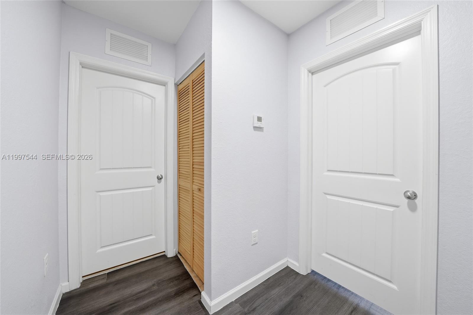 MANDARIN LAKES - Residential