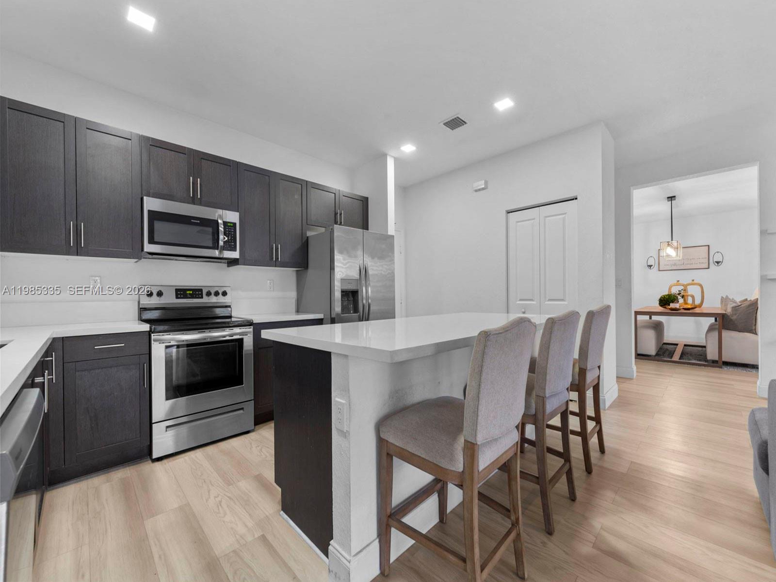 PINE ISLE - Residential