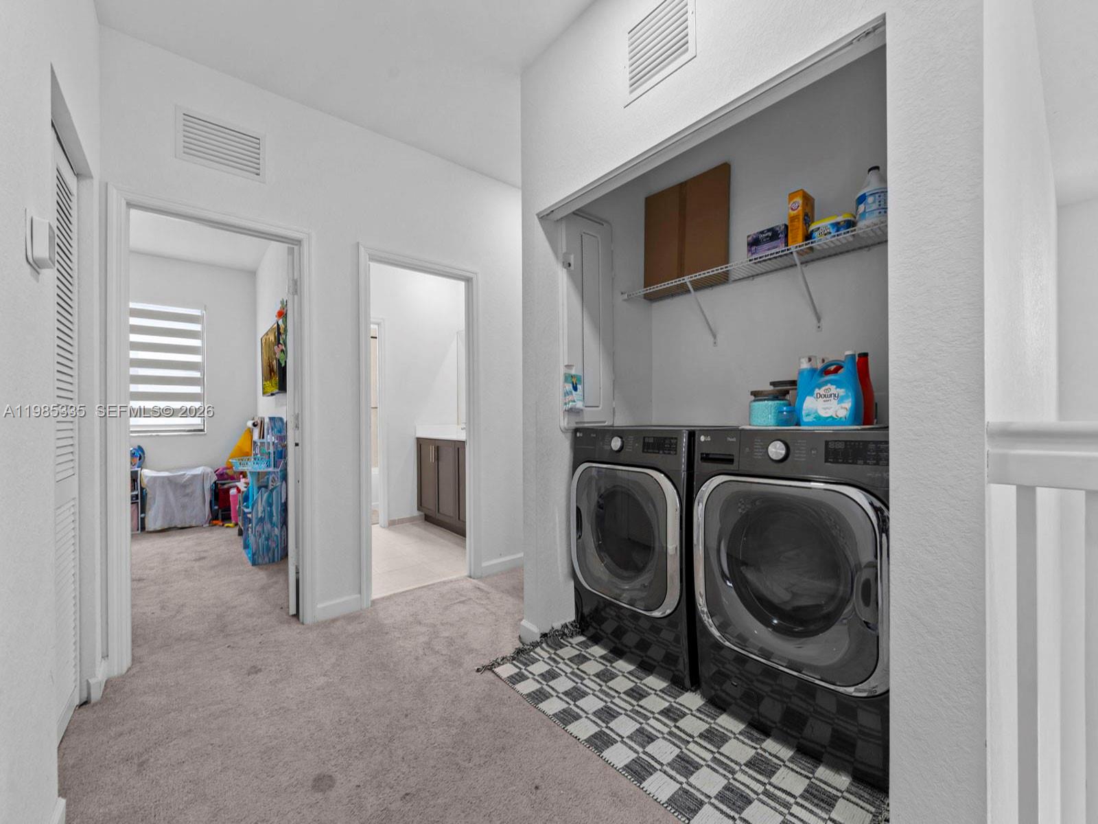 PINE ISLE - Residential