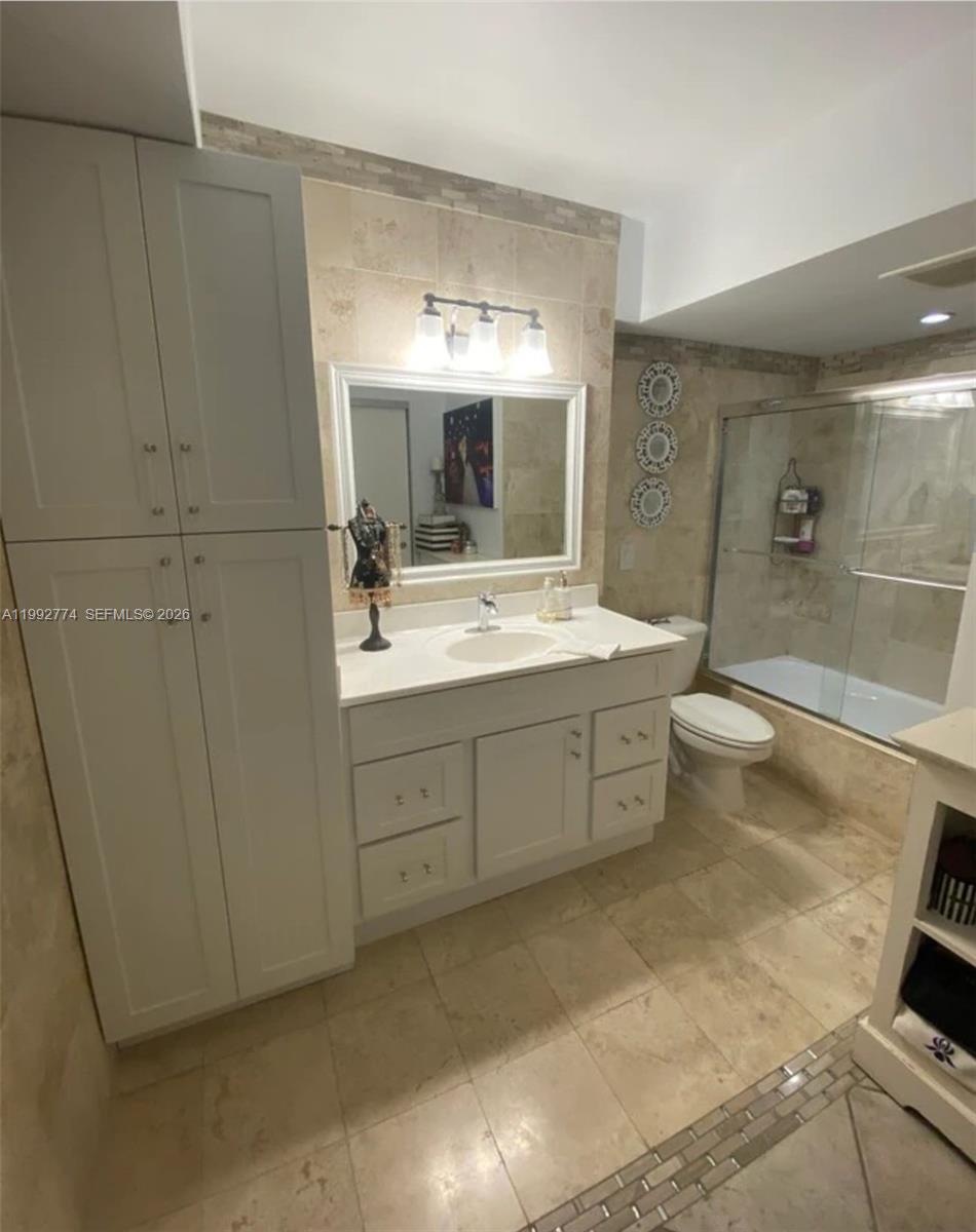MAJORCA TOWERS CONDO - Residential Lease