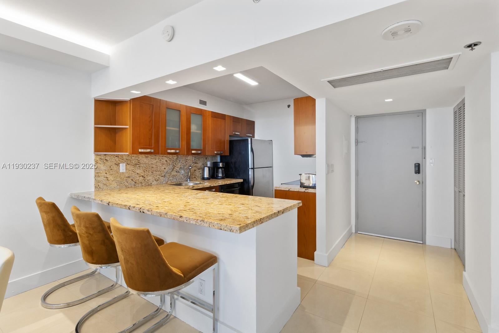 THE DECOPLAGE CONDO - Residential Lease