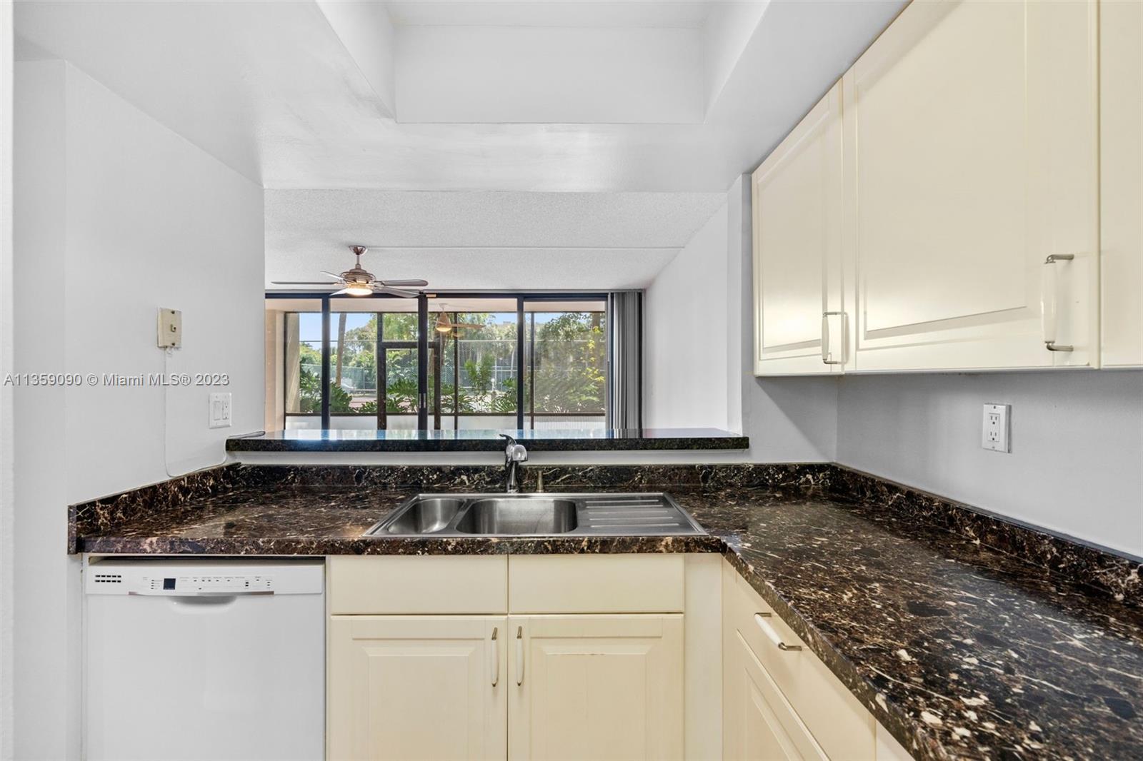 HARVEST SECTION FOUR COND - Residential