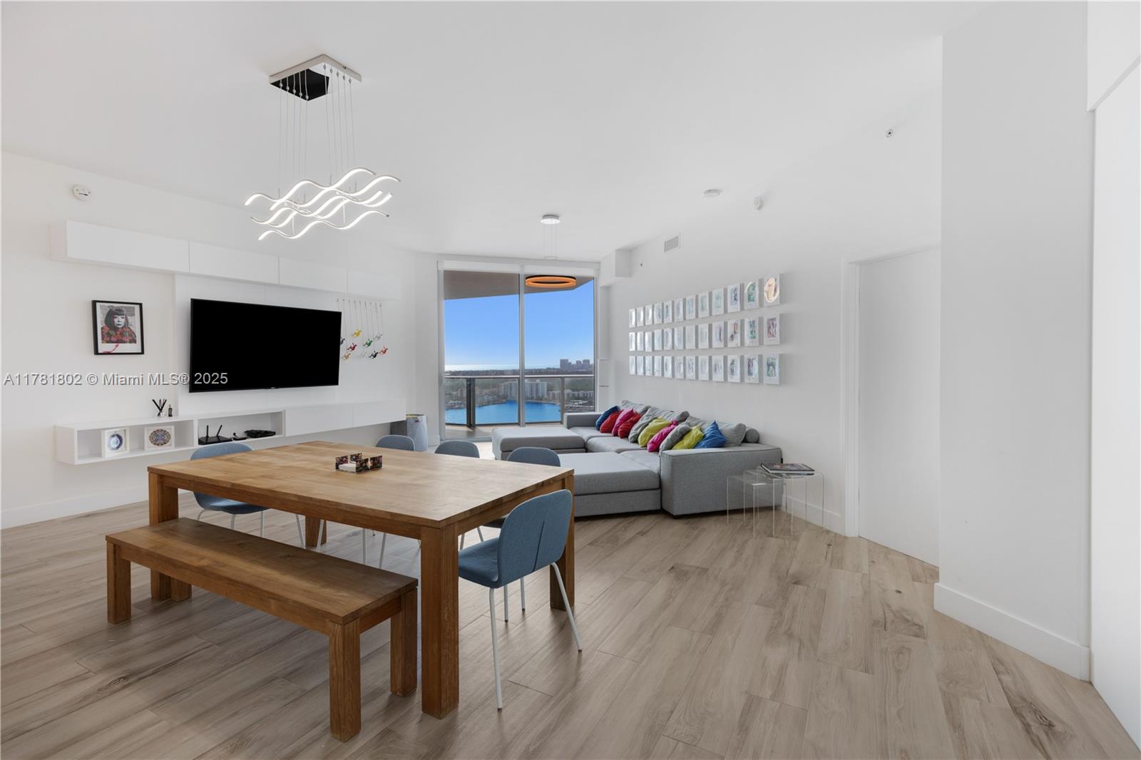 17111 Biscayne Blvd LPH8