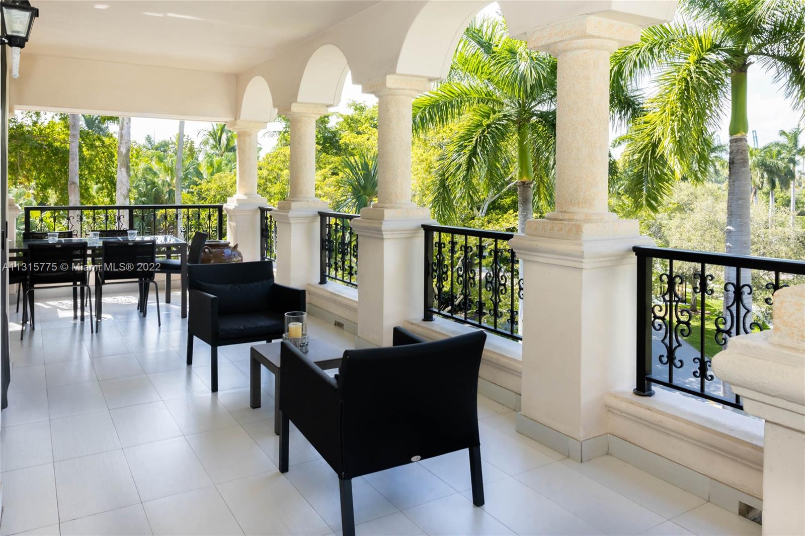 SEASIDE CONDO - Residential