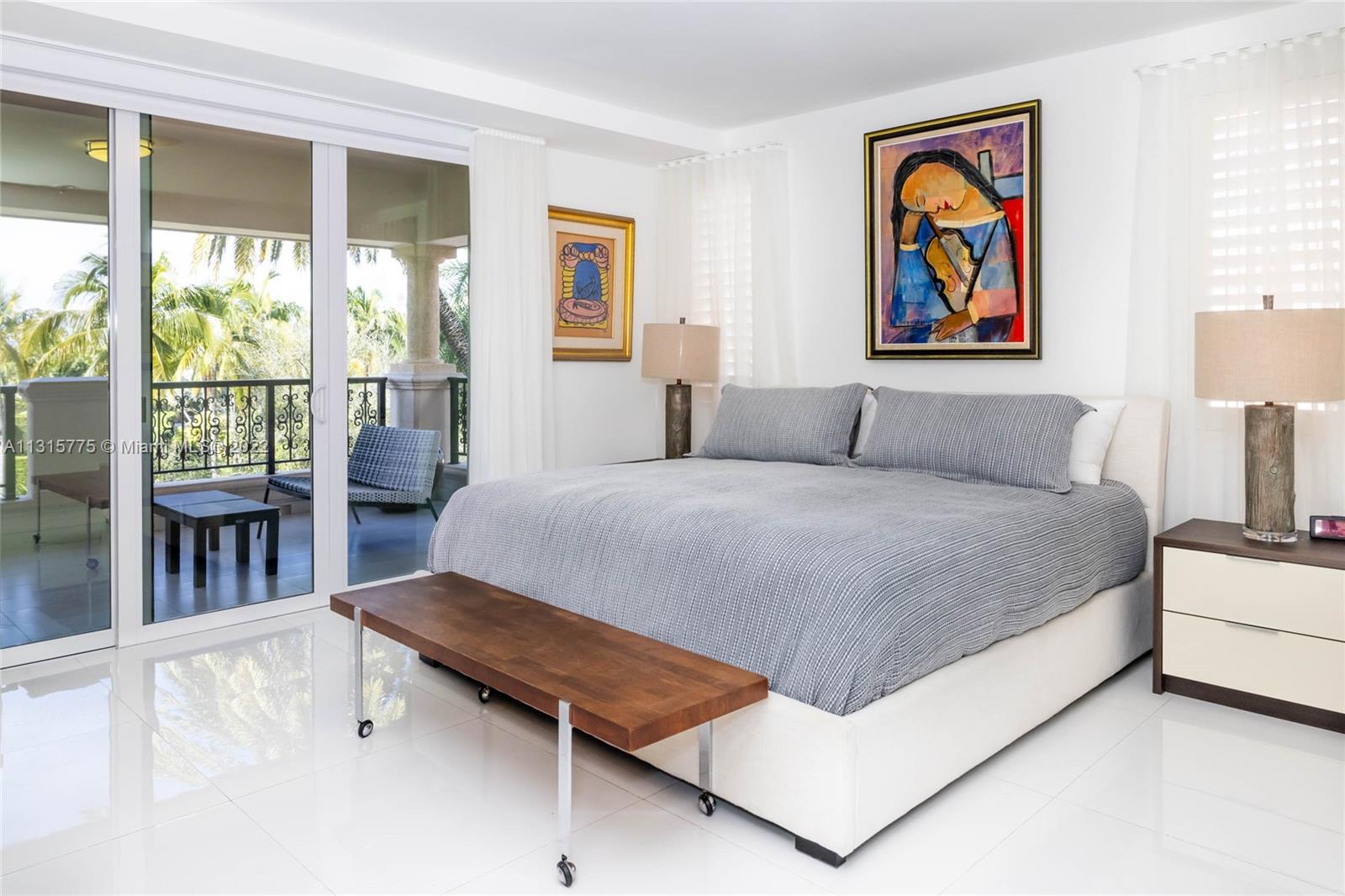 SEASIDE CONDO - Residential