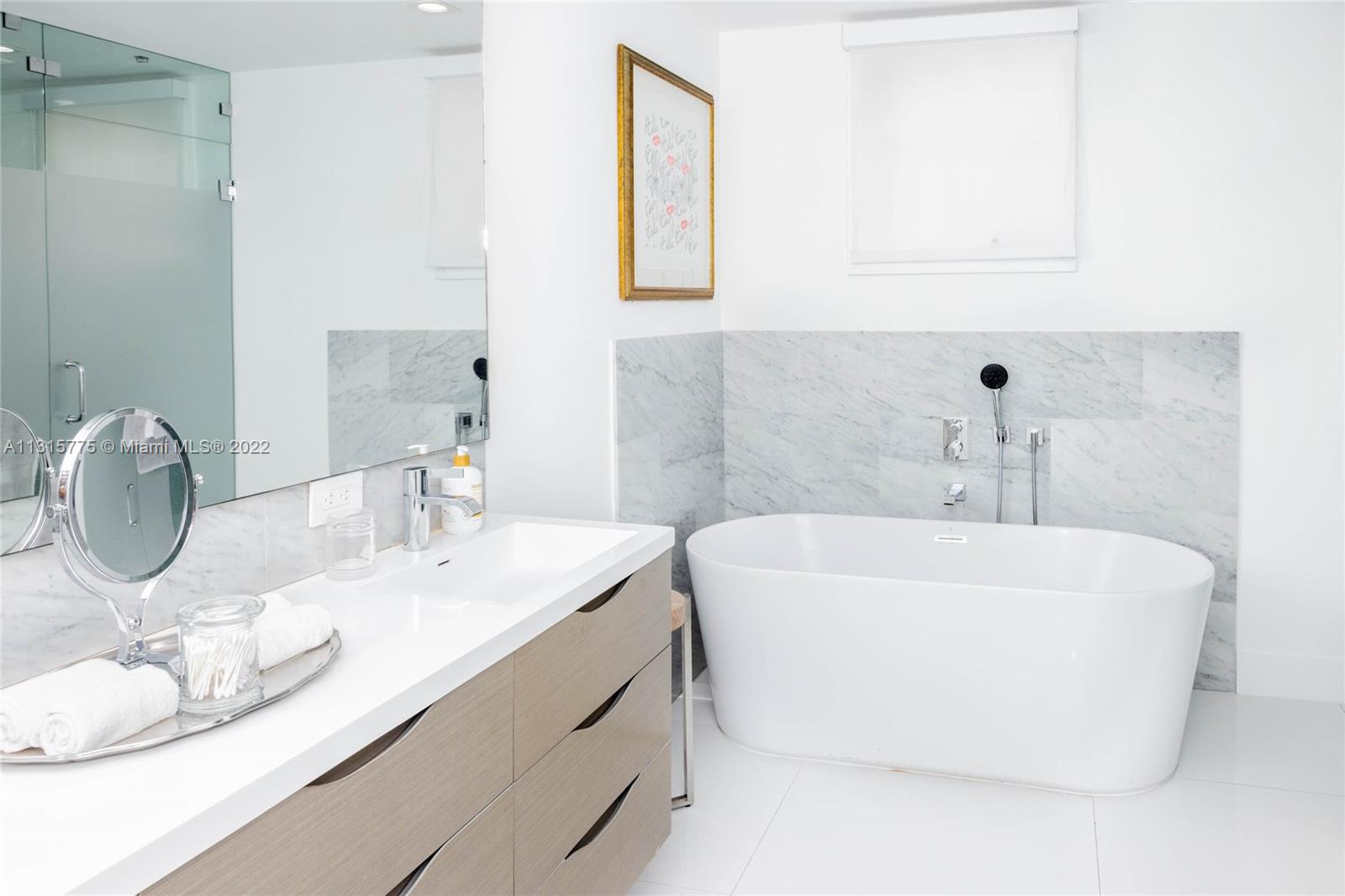 SEASIDE CONDO - Residential