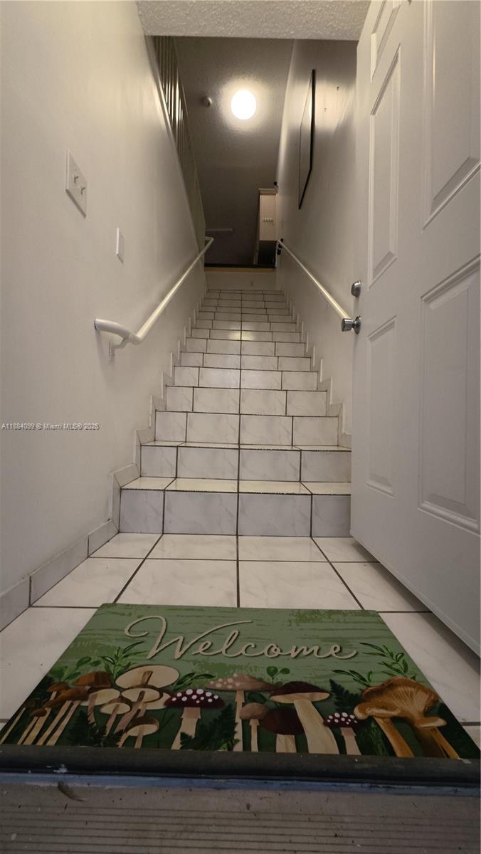 EL PRADO XVI CONDO - Residential