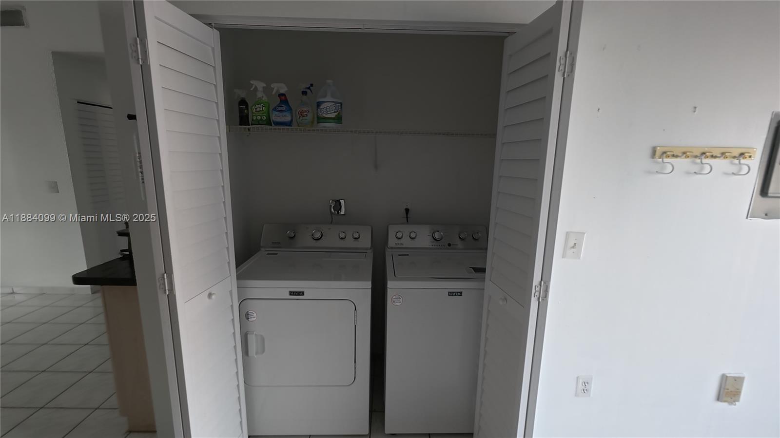 EL PRADO XVI CONDO - Residential