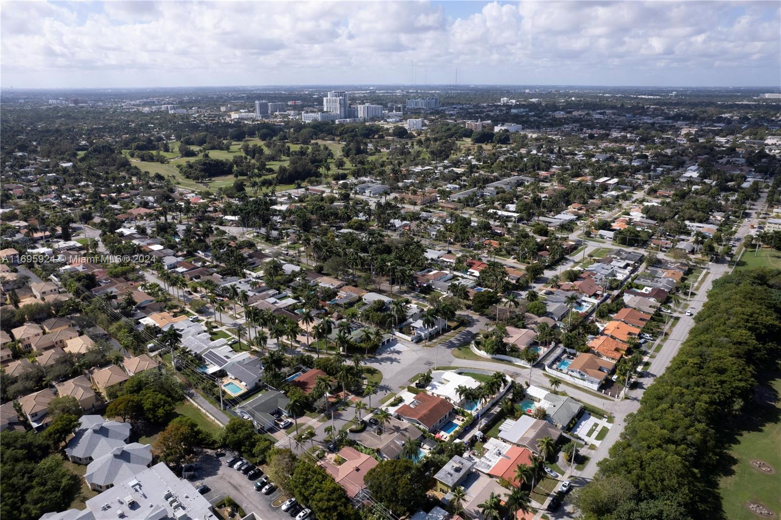 COUNTRY CLUB HOMES - Residential