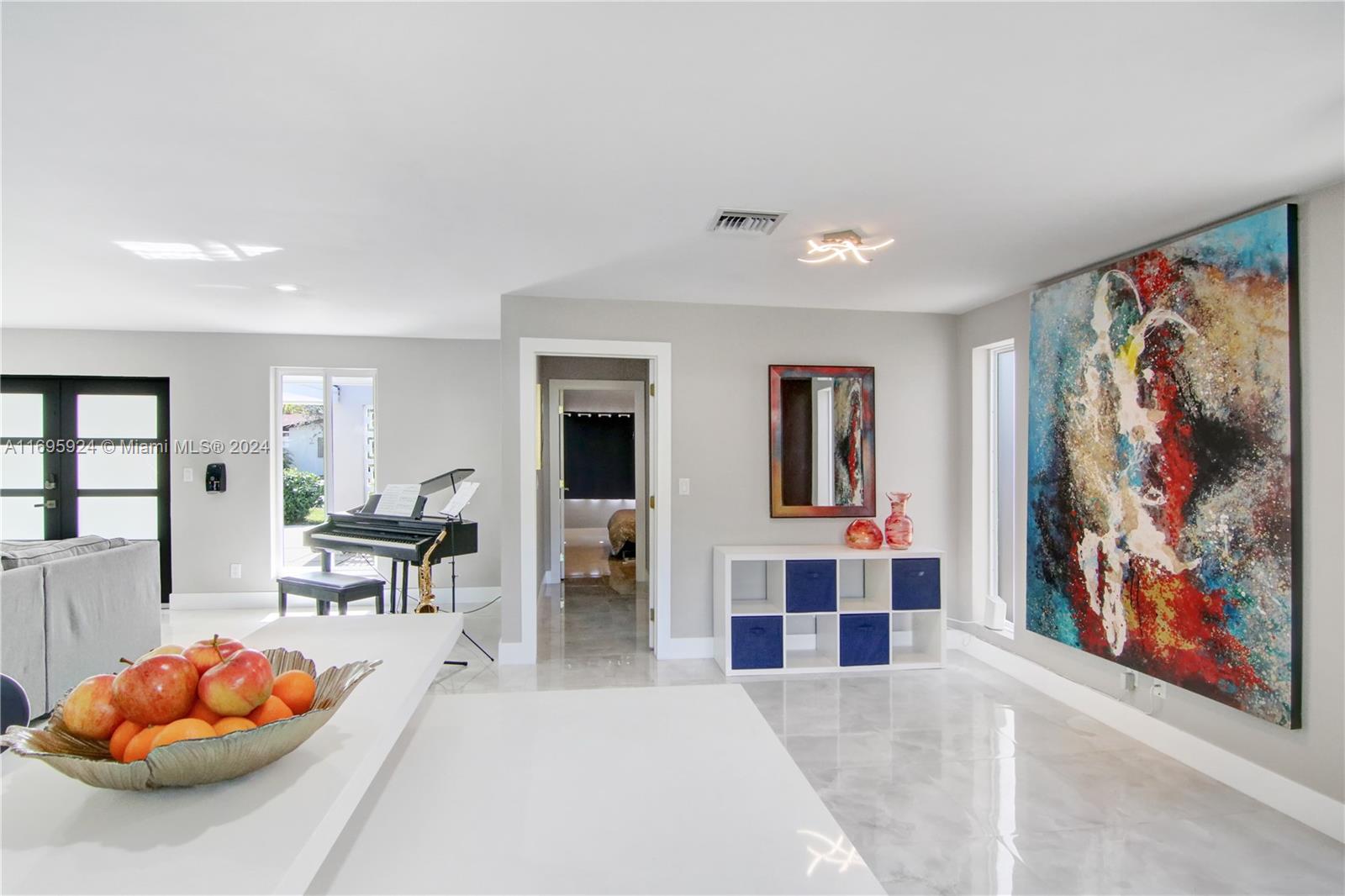 COUNTRY CLUB HOMES - Residential