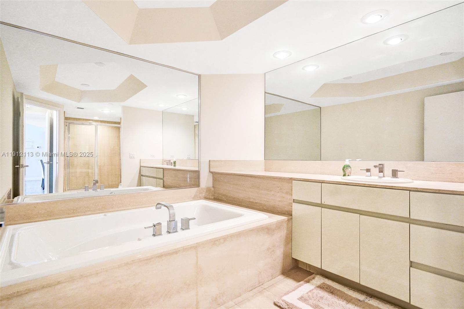 3000 Island Blvd 903