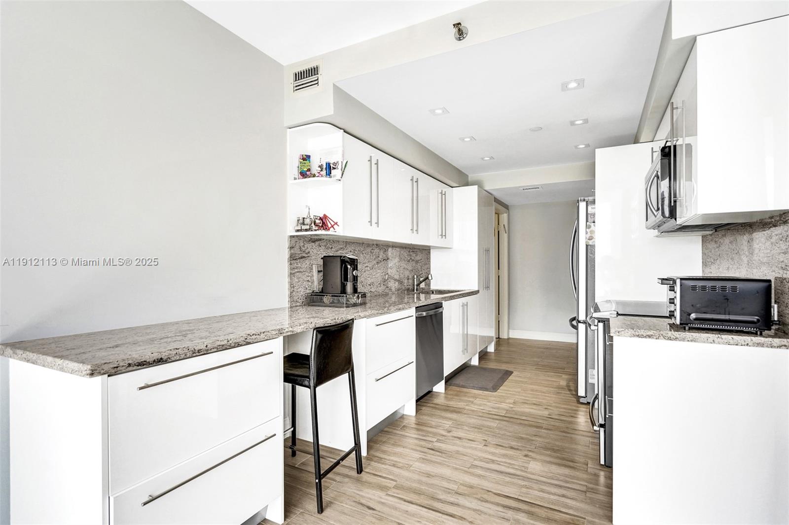 3000 ISL BLVD WILLIAMS IS - Residential Lease