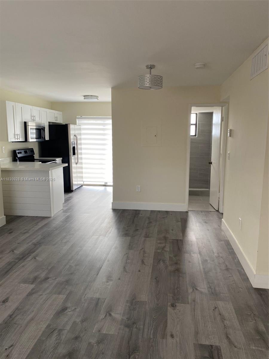 2730 W 60th Pl 204