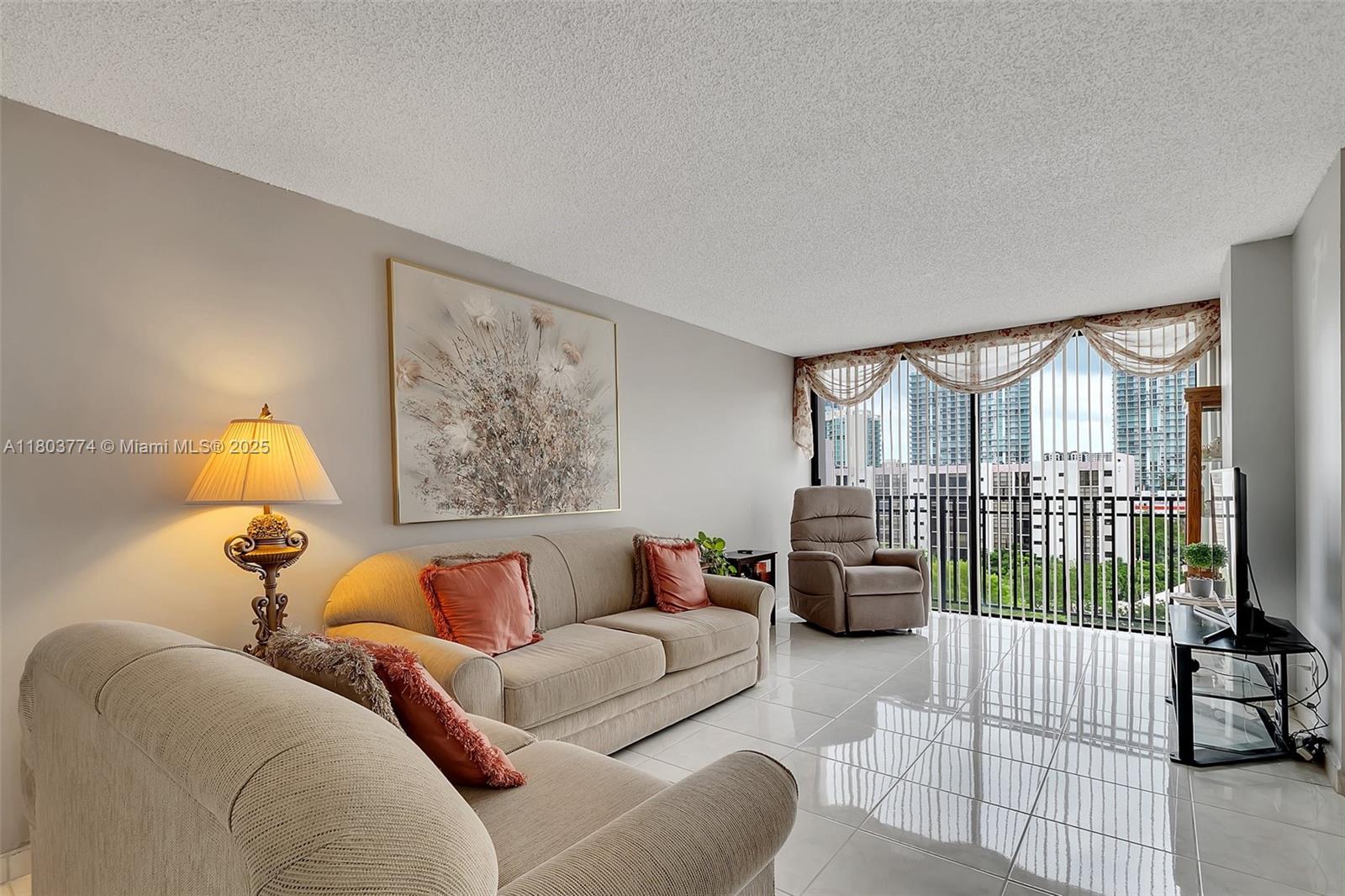17021 N Bay Rd 918