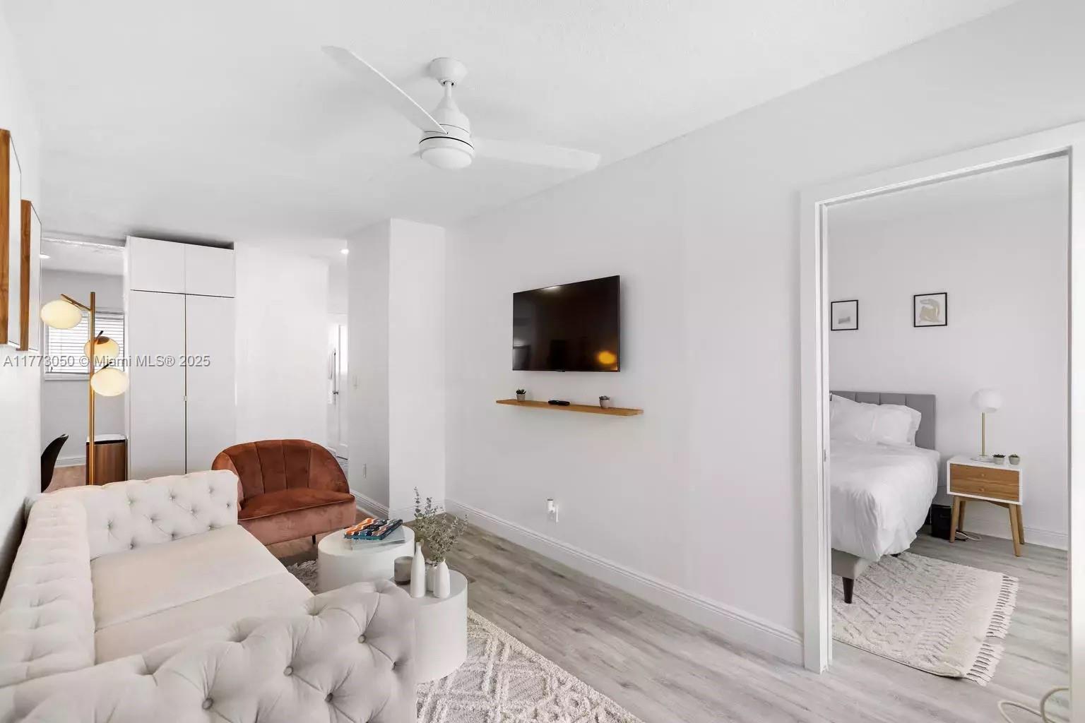 7315 Carlyle Ave 18, Miami Beach, Miami-Dade County, Florida - 2 Bedrooms  
1 Bathrooms - 
