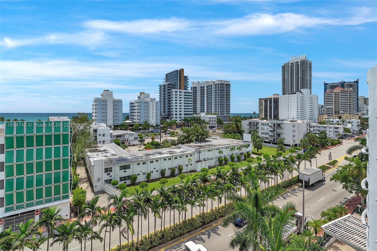 PELORO CONDO - Residential