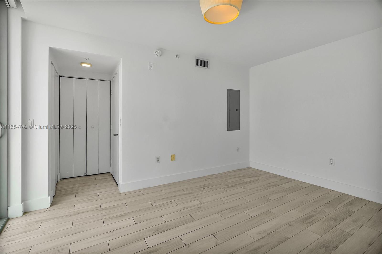 PELORO CONDO - Residential