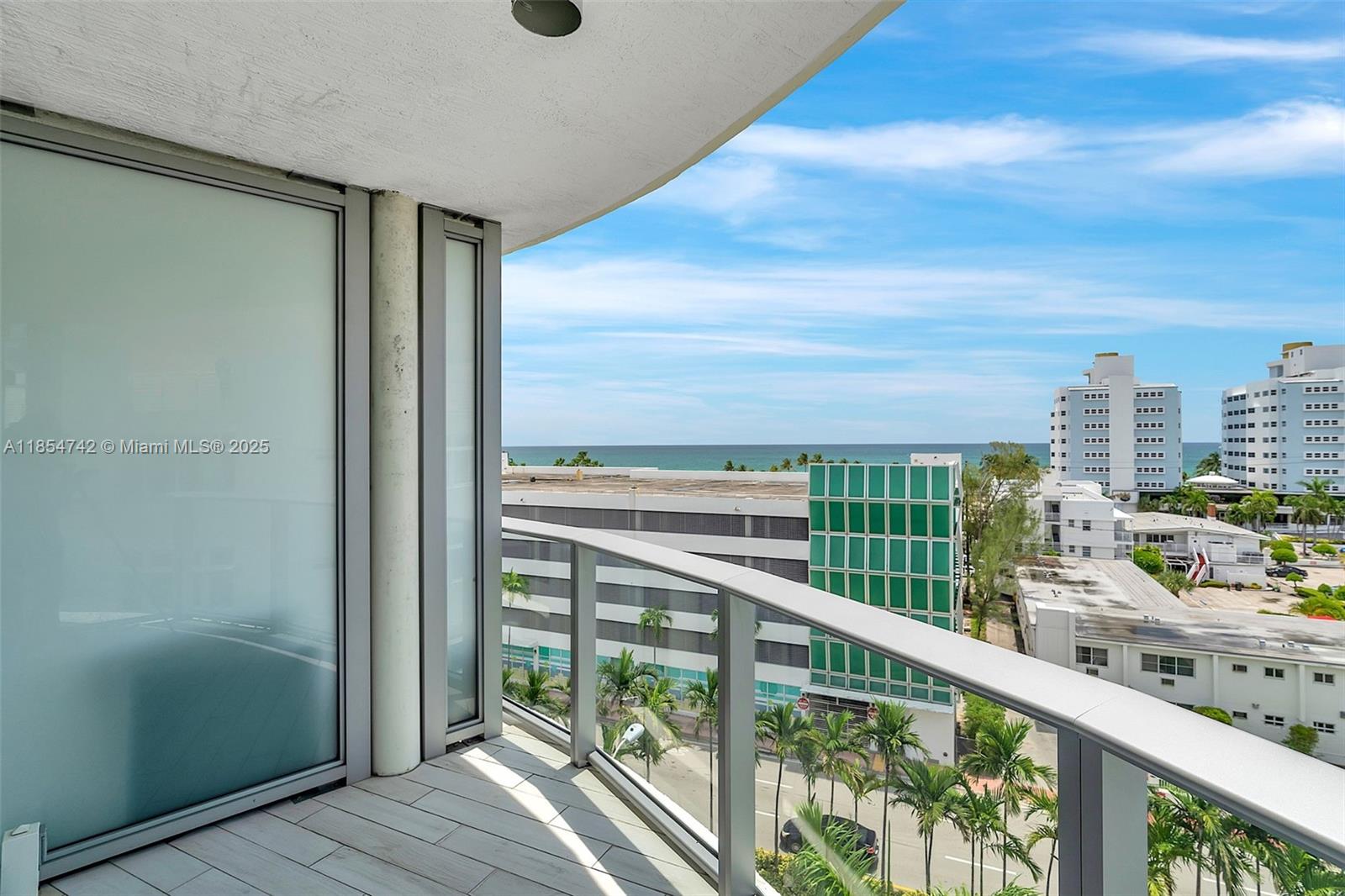 PELORO CONDO - Residential