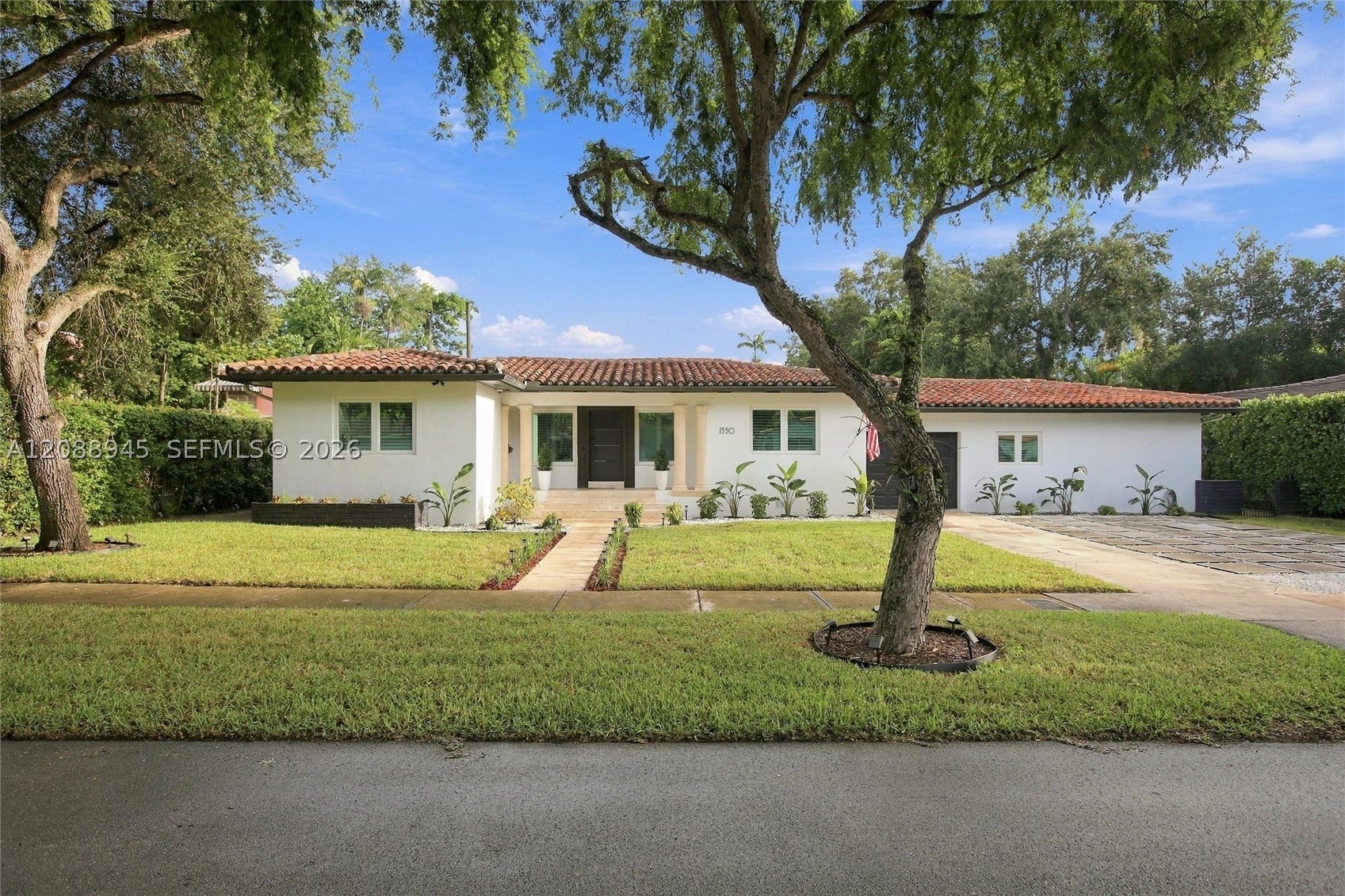 1550 Trevino Ave