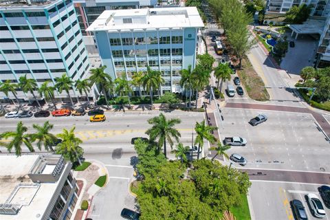 4100 Pine Tree Dr Miami Beach FL 33140