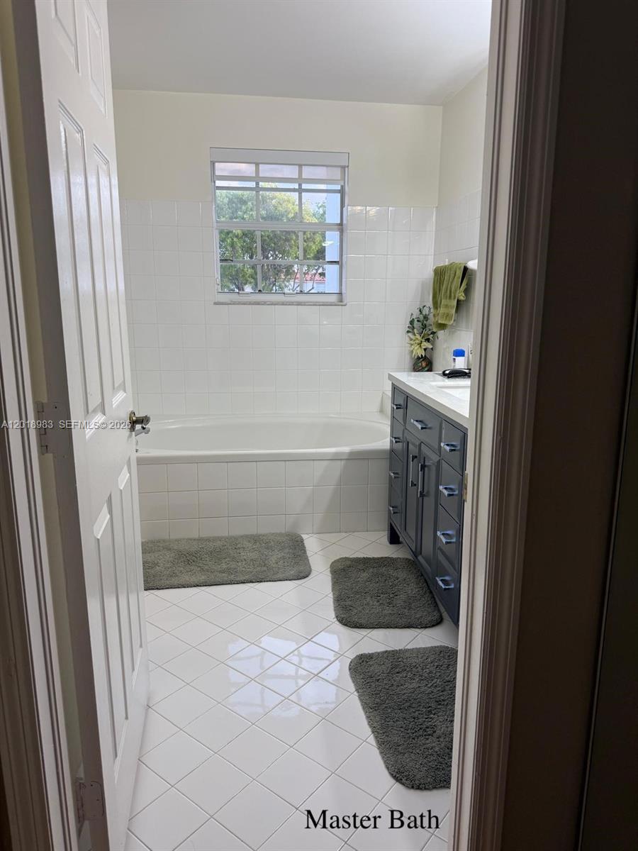 DORAL ISLES ANTIGUA - Residential