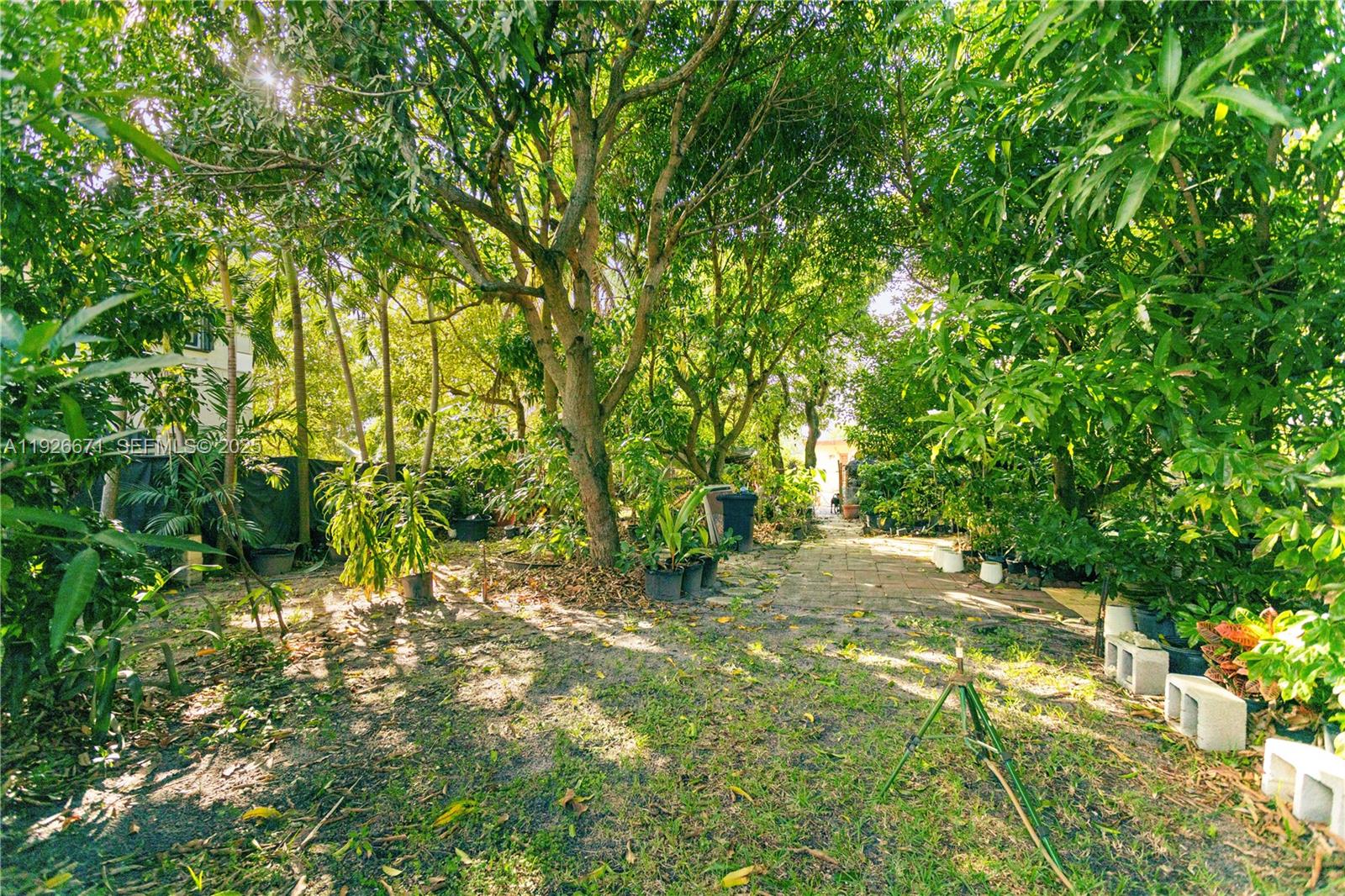 NORTH LAUDERDALE - Land