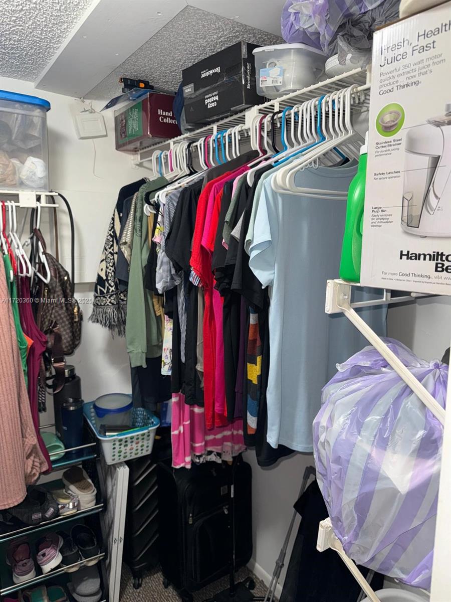 GREENS CONDO APTS PHASE I - Residential