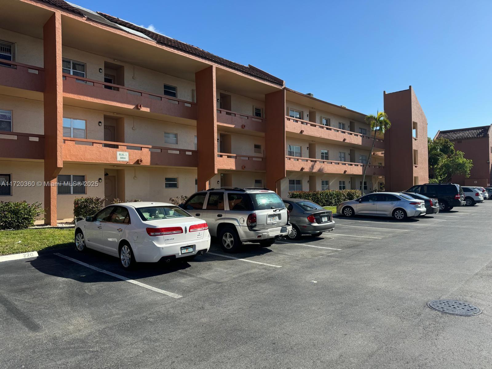 GREENS CONDO APTS PHASE I - Residential