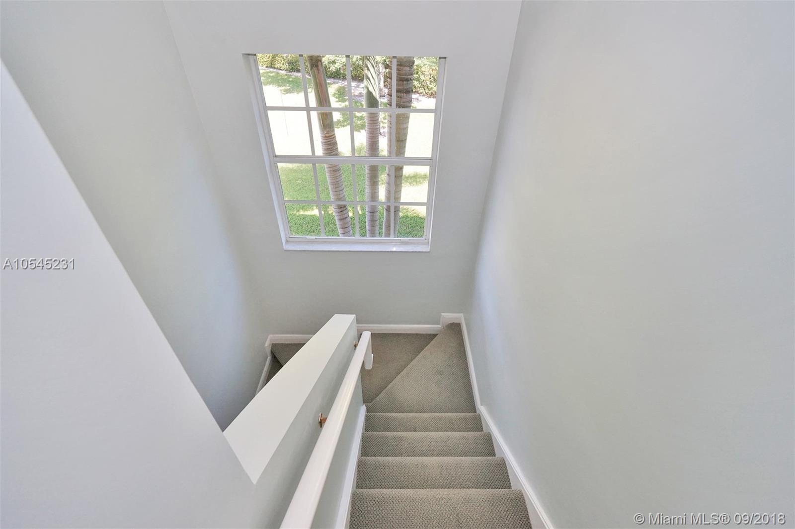 ROLLING HILLS GOLF & TENN - Residential