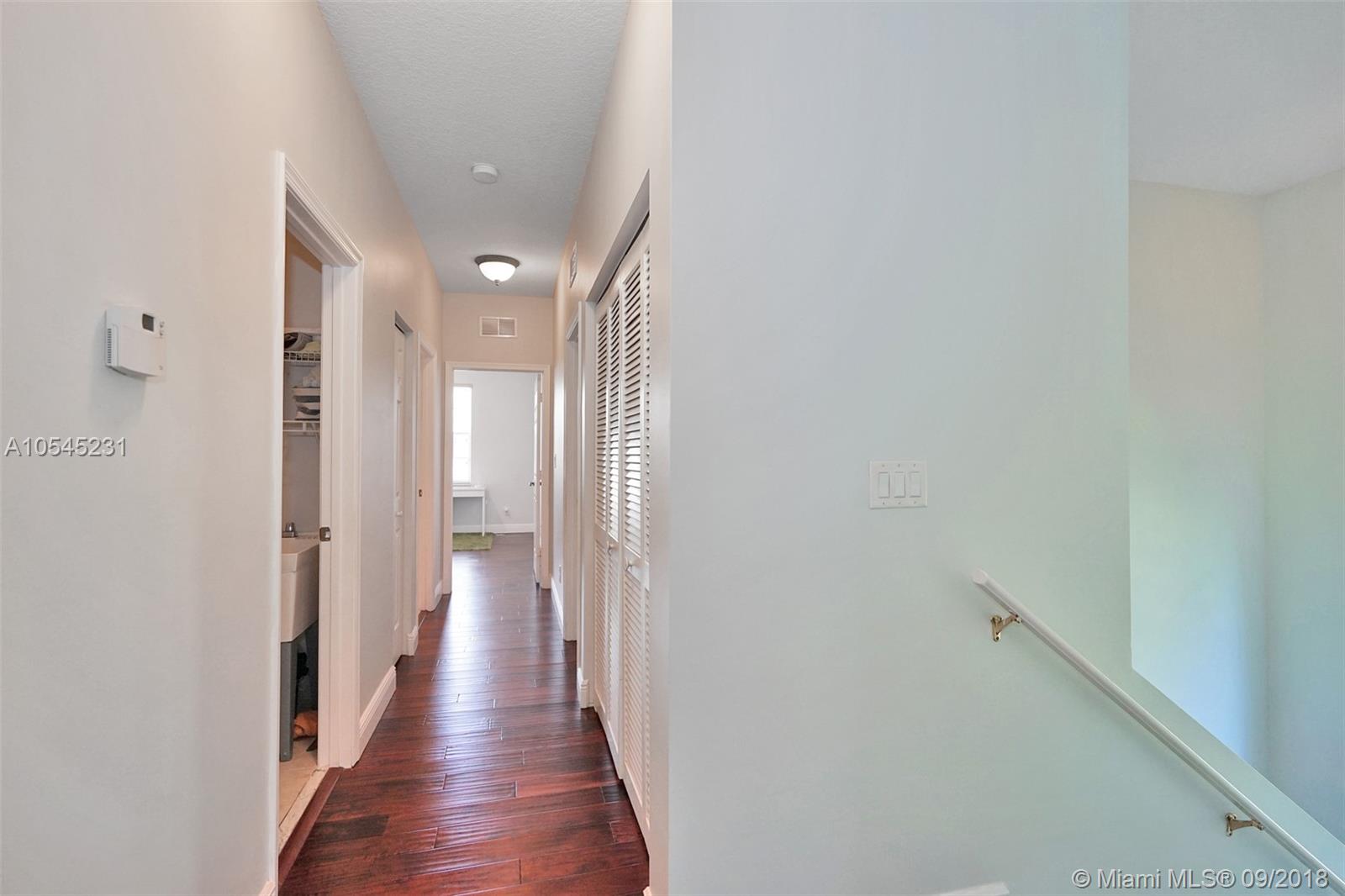 ROLLING HILLS GOLF & TENN - Residential