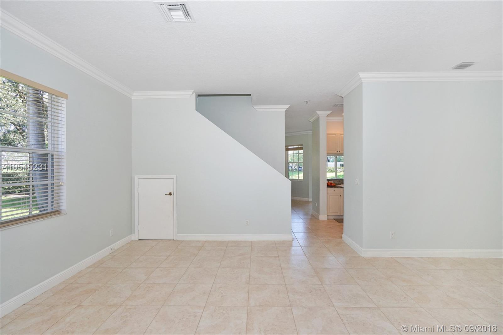 ROLLING HILLS GOLF & TENN - Residential