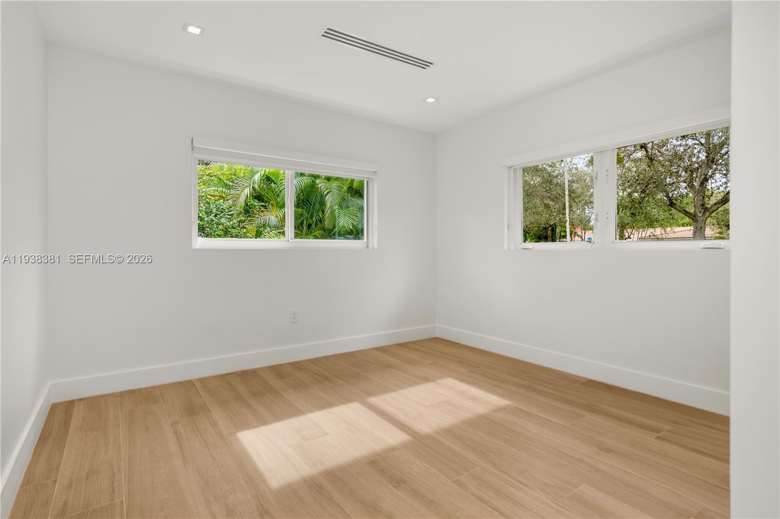 CORAL GABLES RIVIERA SEC - Residential