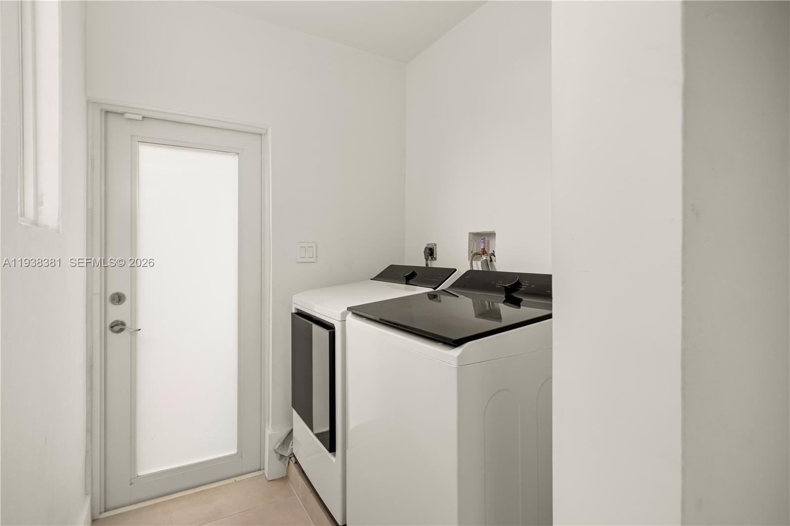 CORAL GABLES RIVIERA SEC - Residential