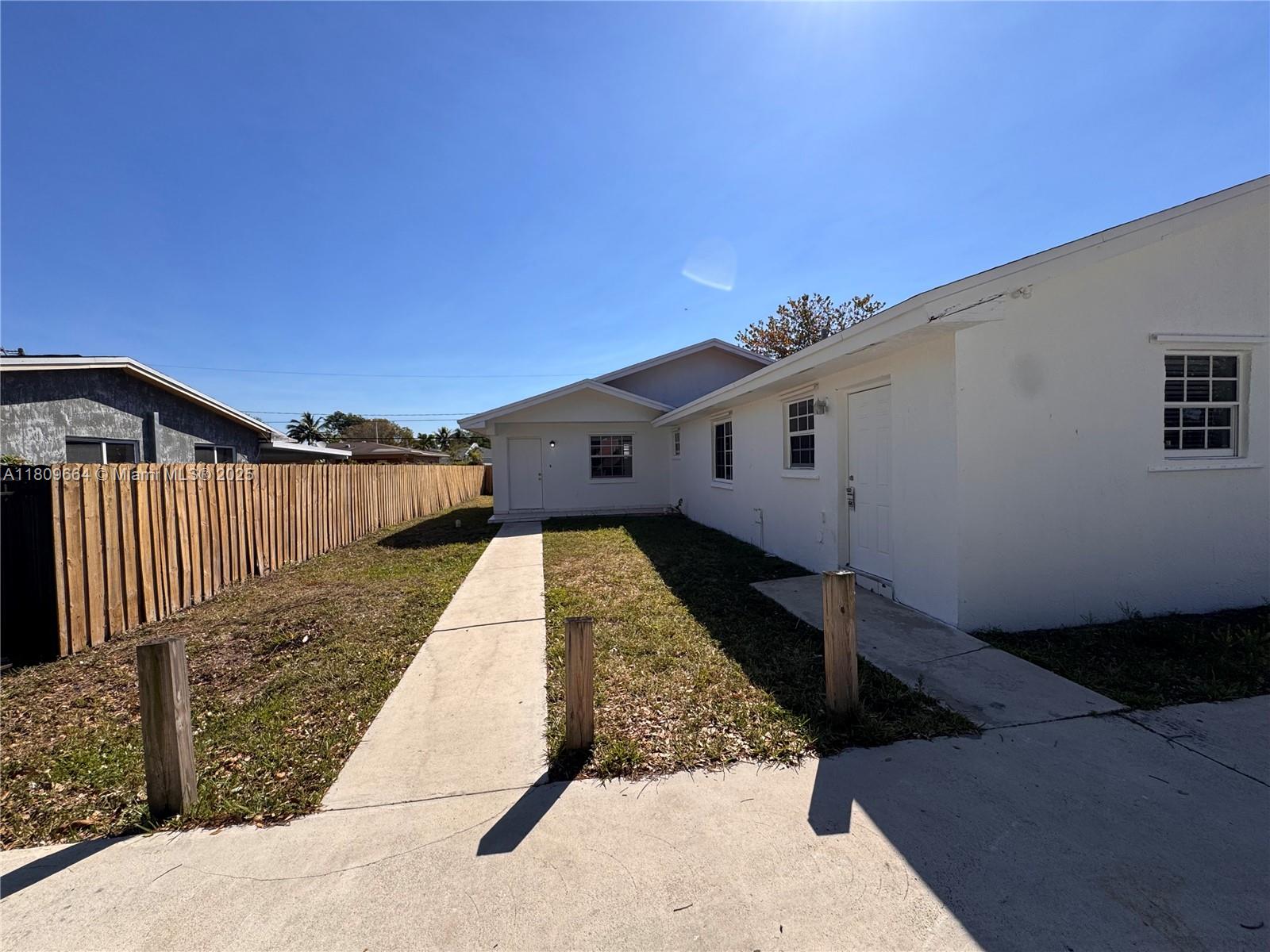 15741 Nw 40th Ct A, Miami Gardens, Broward County, Florida - 1 Bedrooms  
1 Bathrooms - 