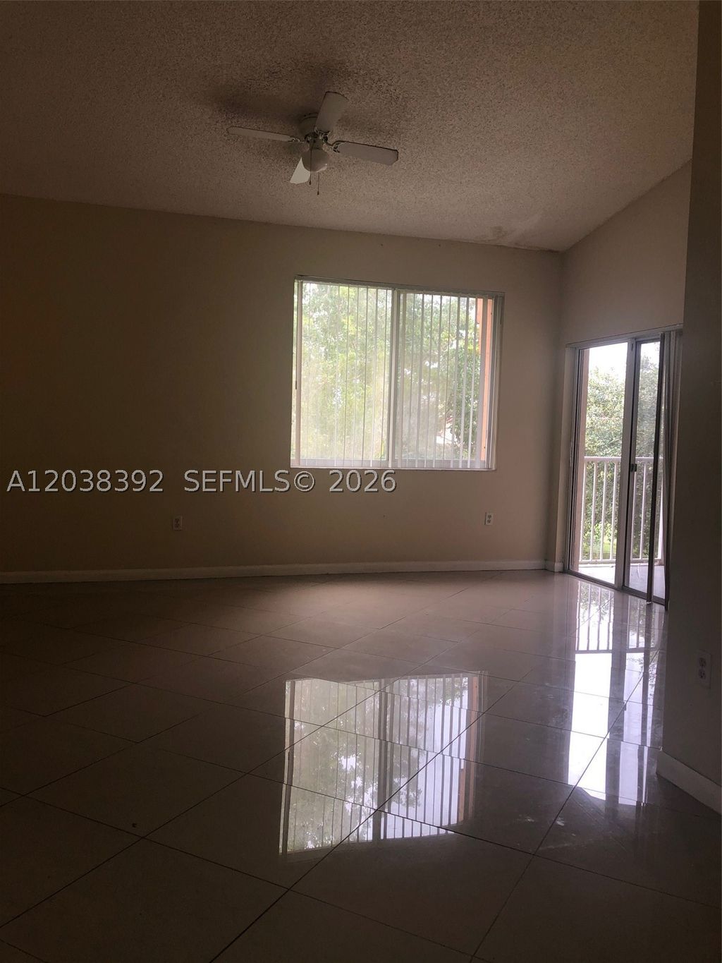 Photo of 6992 SW 39th St #I101, Davie, FL 33314 (MLS # A12038392)
